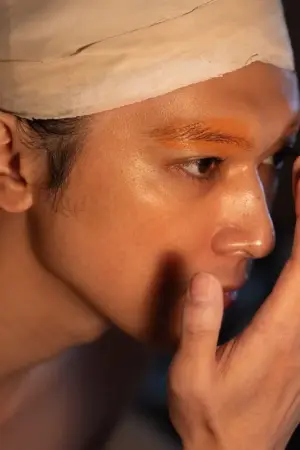 Nagasaki, 1964 – Following the death of his yakuza father, 15-year-old Kikuo is taken under the wing of a famous kabuki actor. Alongside Shunsuke, the actor’s only son, he decides to dedicate himself to this traditional form of theatre. For decades, the two young men grow and evolve together – and one will become the greatest Japanese master of the art of kabuki.